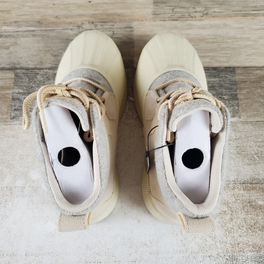 Sorel Out N About IV Classic Womens Boots Sz 6.5 Honey White Waterproof Lace-Up